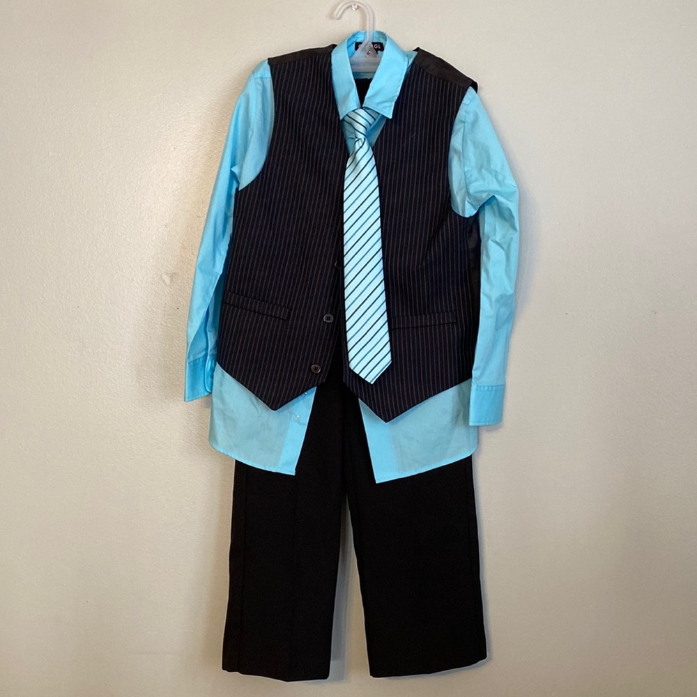 George Boy’s 4 piece suit set in size 10.